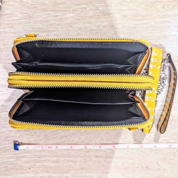 Yellow Clutch with 2 Strap Options - Picture 3 of 3